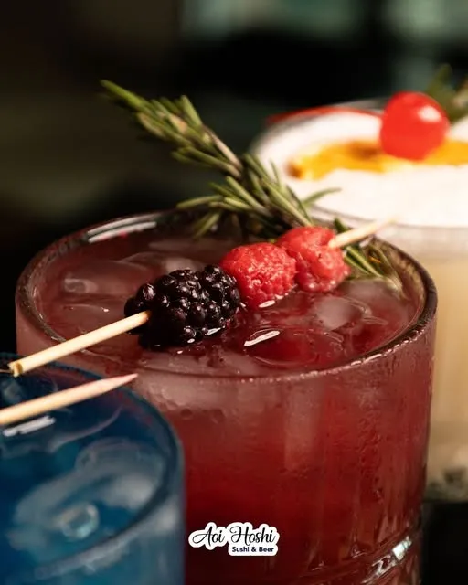 Coctel de moras con blackberry y frambuesa